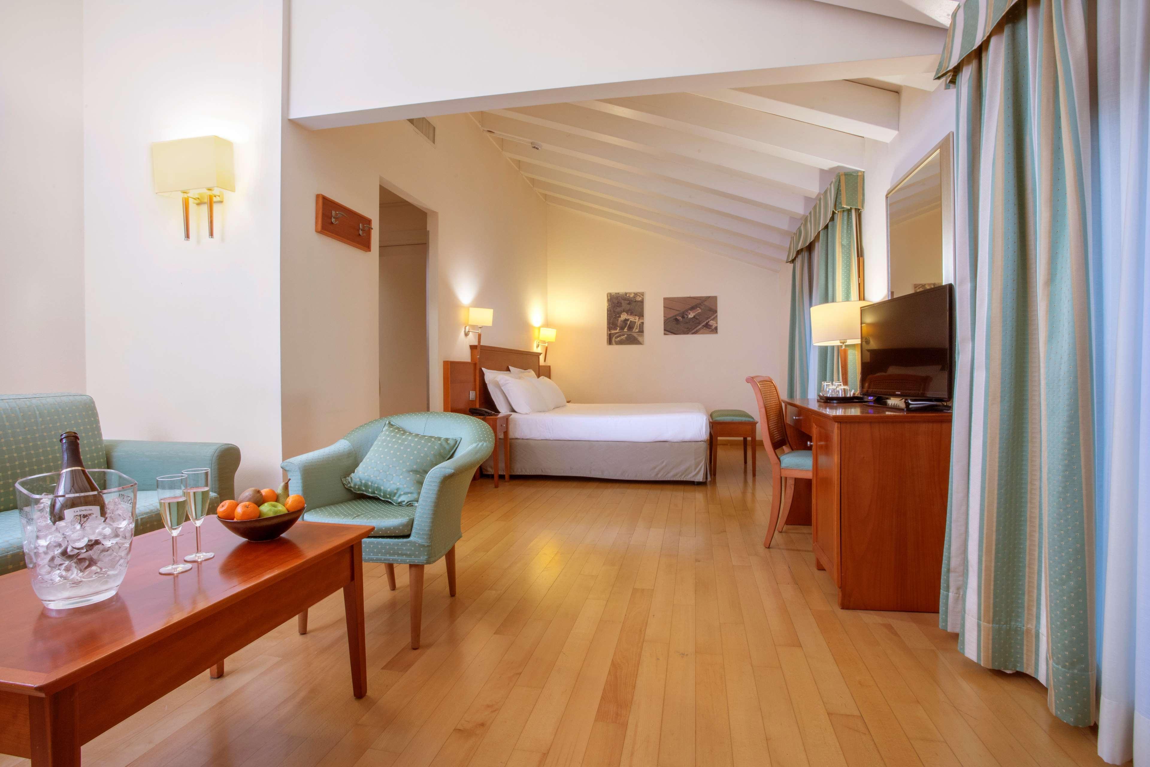 Best Western Titian Inn Hotel Treviso Silea Bagian luar foto